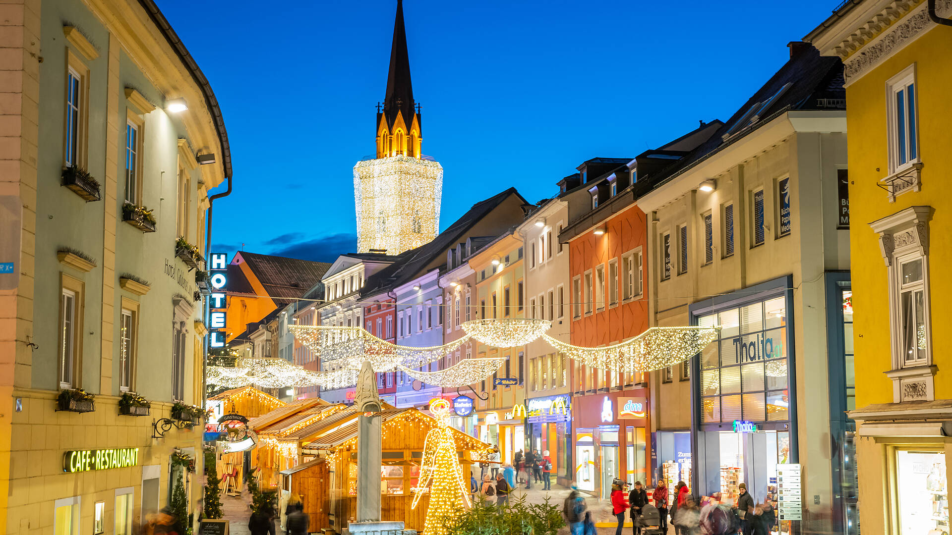 Advent in Villach mit Blick auf den Hauptplatz