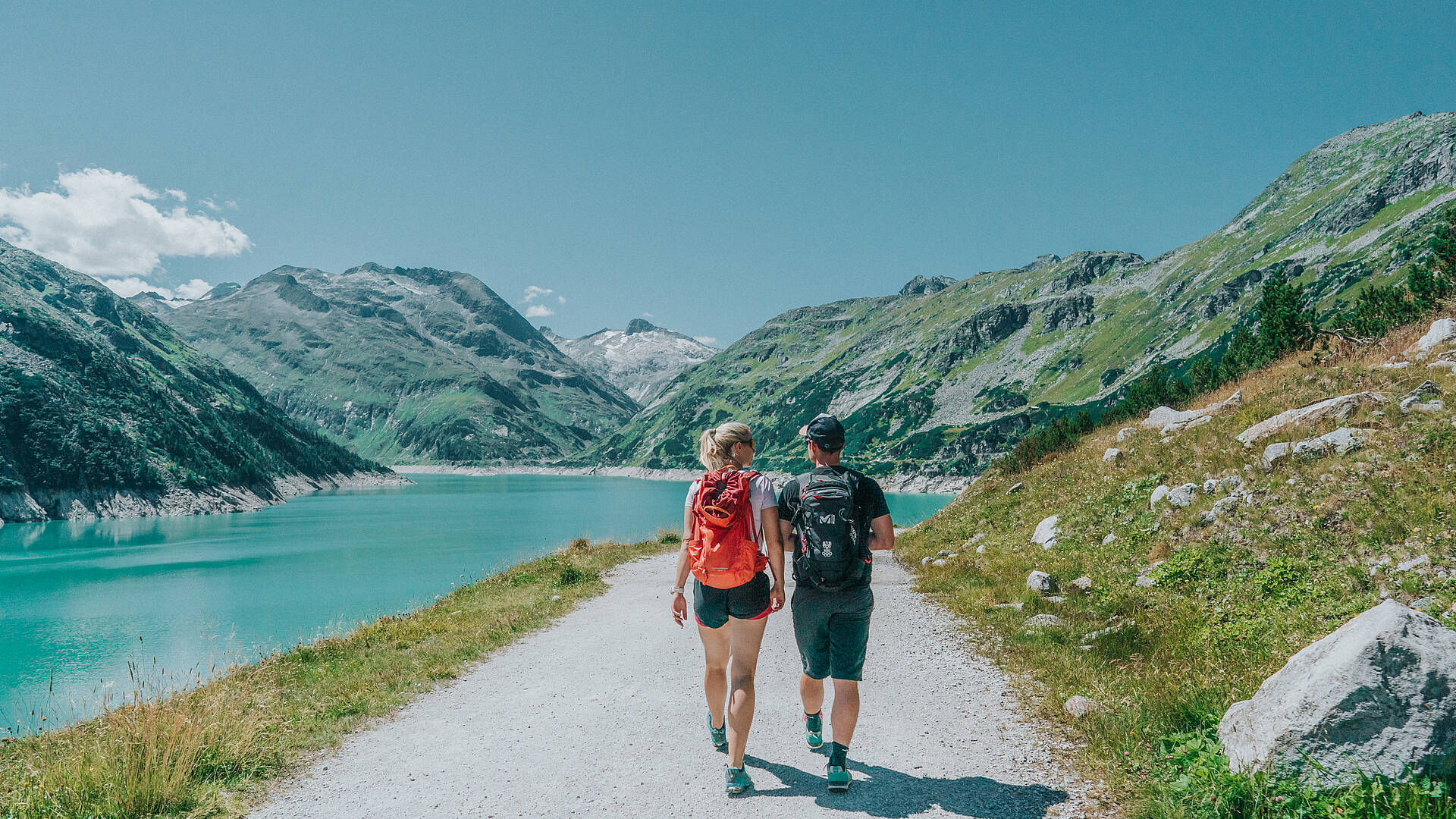 Pärchen beim Wandern Koelnbreinsperre in der Region Katschberg Lieser-Maltatal